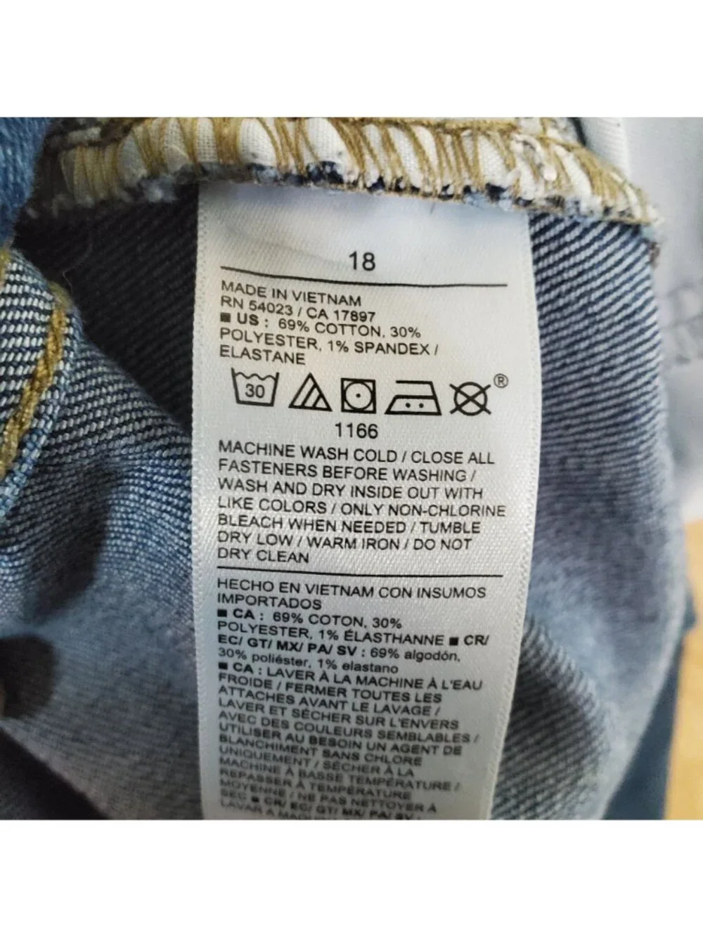 Old Navy Shorts Womens 18 Blue High-Rise Wow Stretch Denim Jorts *Read*